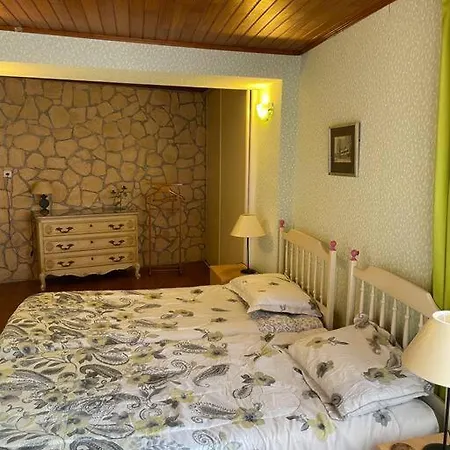 Family Friendly House In Brenac Quillan