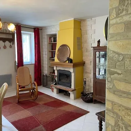 Family Friendly House In Brenac Casa vacanze *